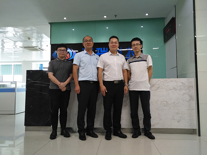 東莞市南城區(qū)副區(qū)長張見榮、副局長張子峰一行蒞臨三瑞科技參觀考察,助推企業(yè)倍增